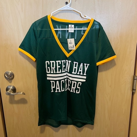 NWT vs pink packers jersey